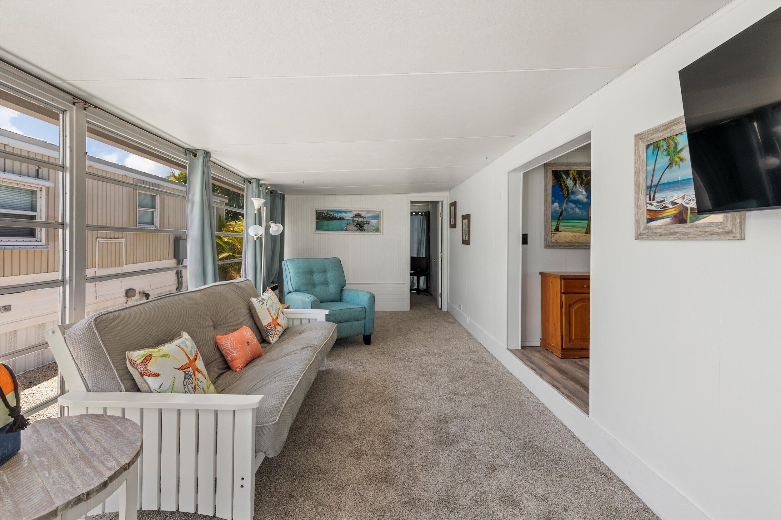 Smart TV, ping pong, books