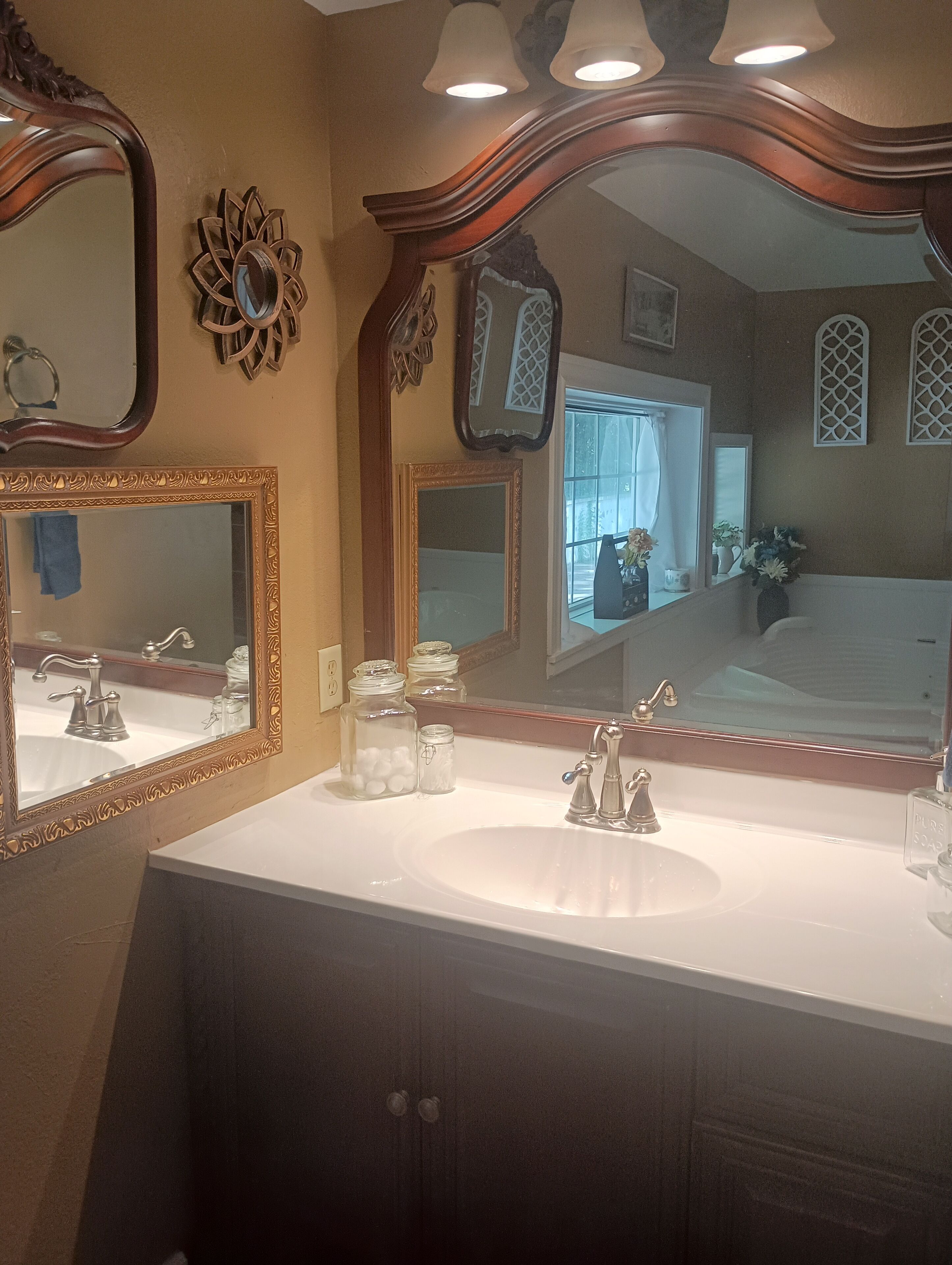 淋浴设施、按摩浴缸、毛巾、肥皂