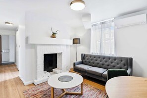Téléviseur, bureau