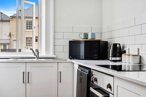 Fridge, microwave, oven, stovetop