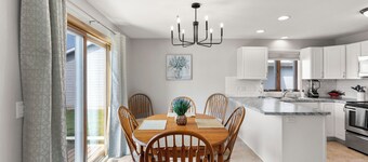 Beautiful 3BR Home - 2 King Beds, Fenced Yard, Shuffleboard, Grill, 2 Car garage