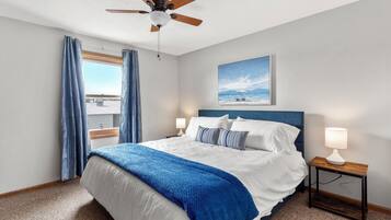 3 bedrooms, desk, iron/ironing board, free WiFi