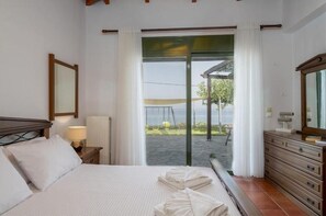 2 slaapkamers, een strijkplank/strijkijzer, gratis wifi, beddengoed