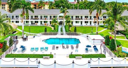 Boca Waterfront Getaway - Pool, Hot Tub, Gym & Views