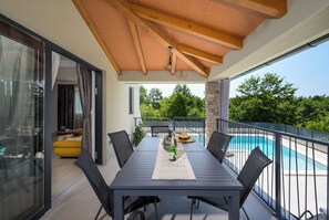 Outdoor dining - Villa Nik (Istria - Svetvinčenat) (Svetvinčenat)