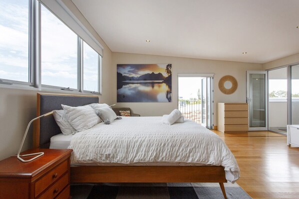 3 bedrooms, iron/ironing board, WiFi