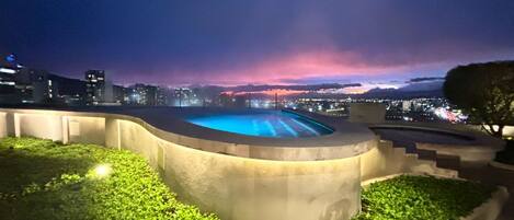 Piscine extérieure, piscine chauffée