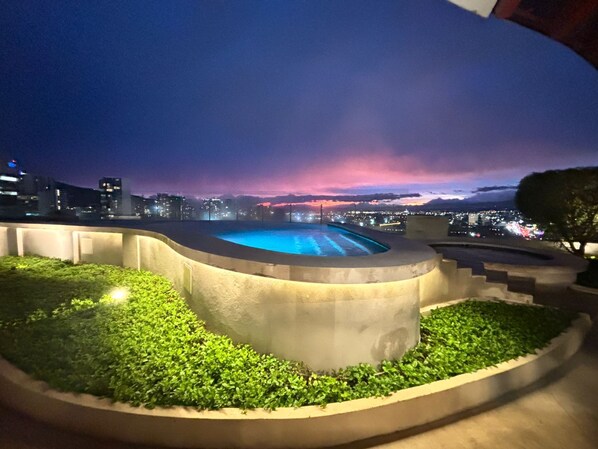 Outdoor pool, a heated pool