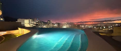 Piscine extérieure, piscine chauffée