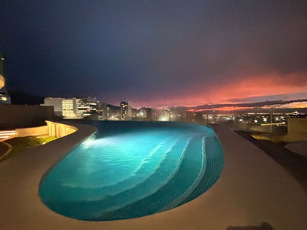 Piscine extérieure, piscine chauffée