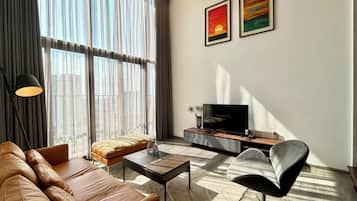 Apartamento luxo, sacada, vista para a cidade | Escrivaninha, Wi-Fi de cortesia