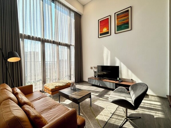 Appartement Deluxe, balcon, vue sur la ville | Bureau, accès au Wi-Fi (inclus)