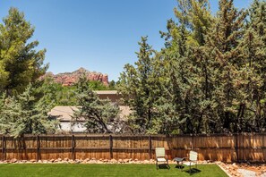 Property grounds - Wellness Retreat Duplex w/ Views & Red Light Therapy. Near Trails. Pets Welcome (Sedona)