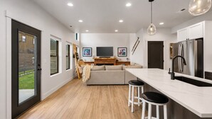 Interior - Stone Peak Lodge w/ air conditioning (Driggs)