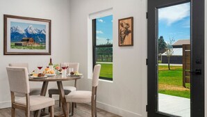 Dining - Stone Peak Lodge w/ air conditioning (Driggs)