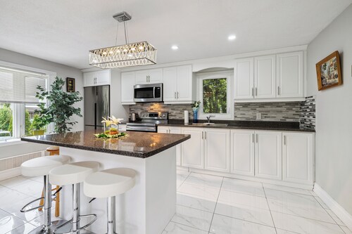 Ora's Place BNB- Walking Distance to View Falls