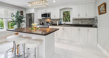 Ora's Place BNB- Walking Distance to View Falls