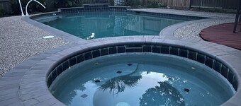 Family Retreat in Houston, Pool & Spa Sleeps 15 Oasis, Relax & Reconnect Style