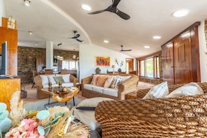 Chalet | Living area