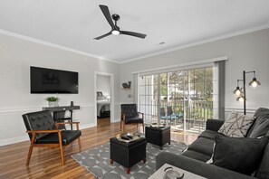 TV - Magnolia Place 4639-104 | Golfside Escape Myrtlewood Villa (Myrtle Beach)