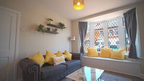 TV - Spacious 3-Bed Home - Central Blackpool (Blackpool)