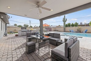 Outdoor dining - The Scottsdale Playhouse | Pool & Putt Putt Course in OldTown (Scottsdale)