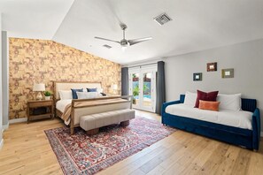 4 bedrooms, iron/ironing board, free WiFi, bed sheets - The Urban on 6th | NEW! in OldTown with Pool (Scottsdale)