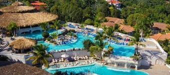 Puerto Plata Lifestyle Holidays#1 Cofresi Beach 4 BDR Crown Villas