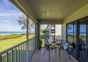 Balcony - Luxury Beachfront Retreat (Longboat Key)