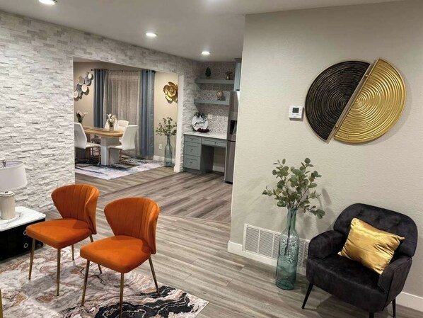 Interior - Xlnc Exotic home Rexview Dr (San Diego)