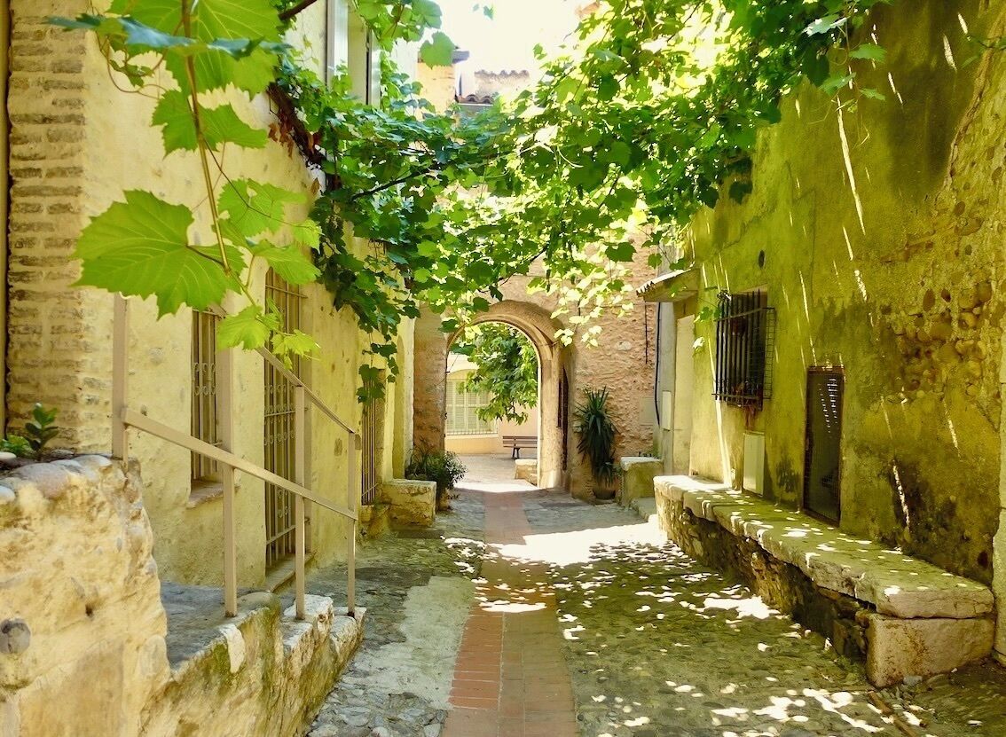 Charming streets of medieval village, Haut de Cagnes