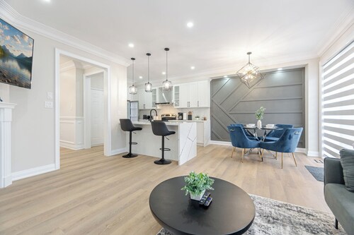 Modern Retreat with Loft & Spa-Like Jacuzzi Tub