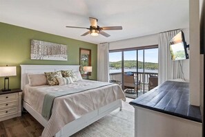 5 bedrooms, desk, iron/ironing board, free WiFi