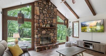 17 Lakefront Acres, Private Dock, Firepit, Pool Table, Kayaks, Fishing