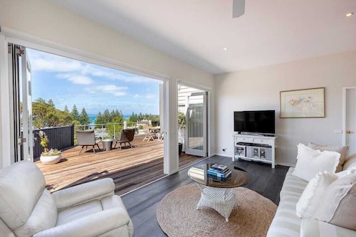 Coastal Retreat - 2 minutes to Sorrento beach and local restaurants and shops