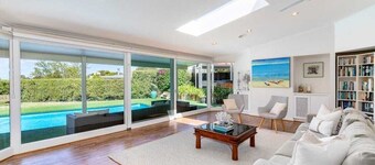 Dream Coastal Escape -1 minute to Sorrento beach and local restaurants and shops