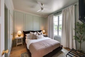 4 bedrooms, iron/ironing board, travel crib, free WiFi - Eclipse-Walk to Belmont University-Mins 2 Broadway (Nashville)