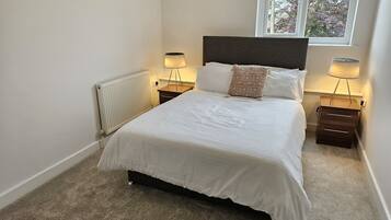 4 bedrooms, bed sheets