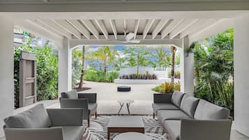 Luxury-Haus, Meerblick | Terrasse/Patio