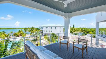 Luxury House, Sea View | Balcony