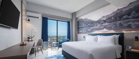 Premier Room | In-room safe, desk, free WiFi, bed sheets