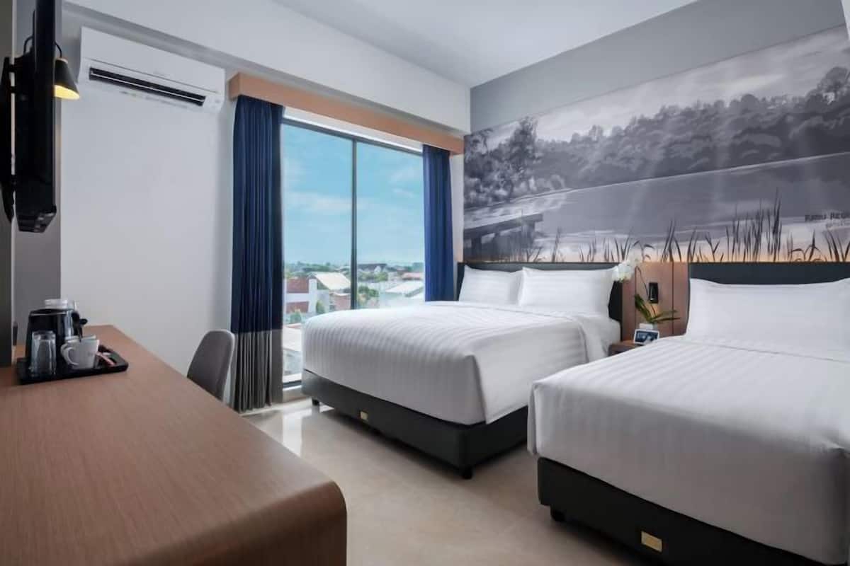 In-room safe, desk, free WiFi, bed sheets
