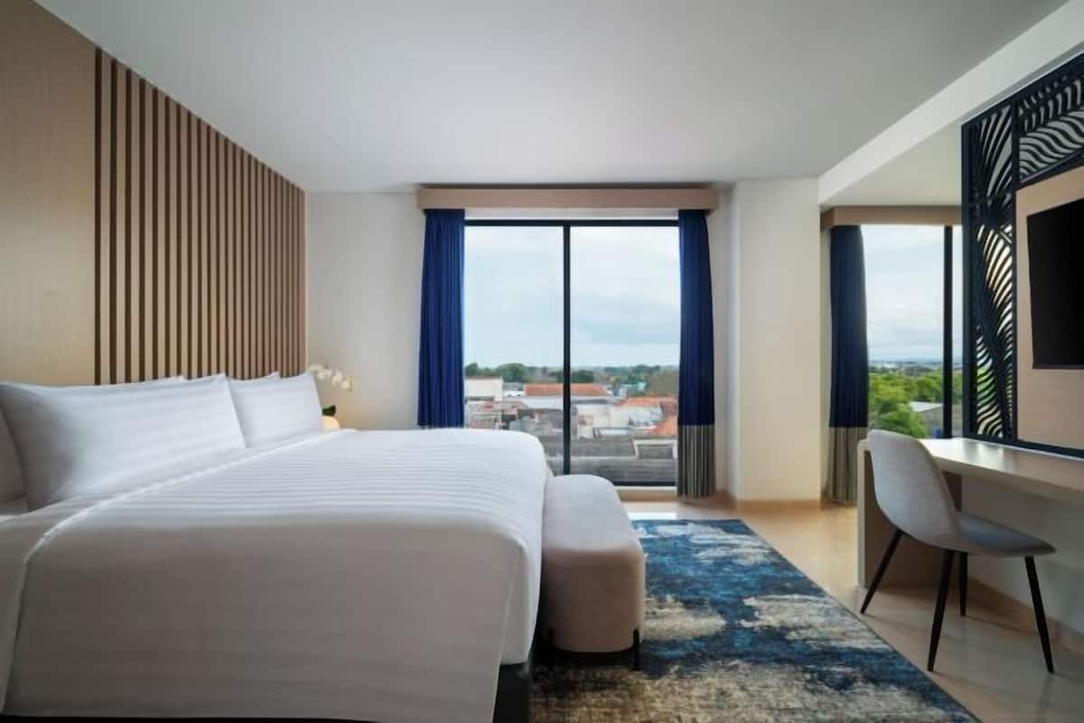 In-room safe, desk, free WiFi, bed sheets