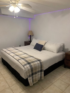 4 chambres, fer et planche à repasser, lit parapluie, Wi-Fi gratuit