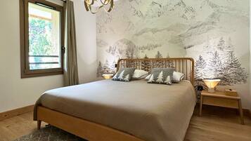 2 slaapkamers, een bureau, een strijkplank/strijkijzer, wifi