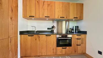 Réfrigérateur, micro-ondes, four, lave-vaisselle