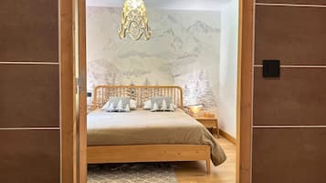 2 slaapkamers, een bureau, een strijkplank/strijkijzer, wifi