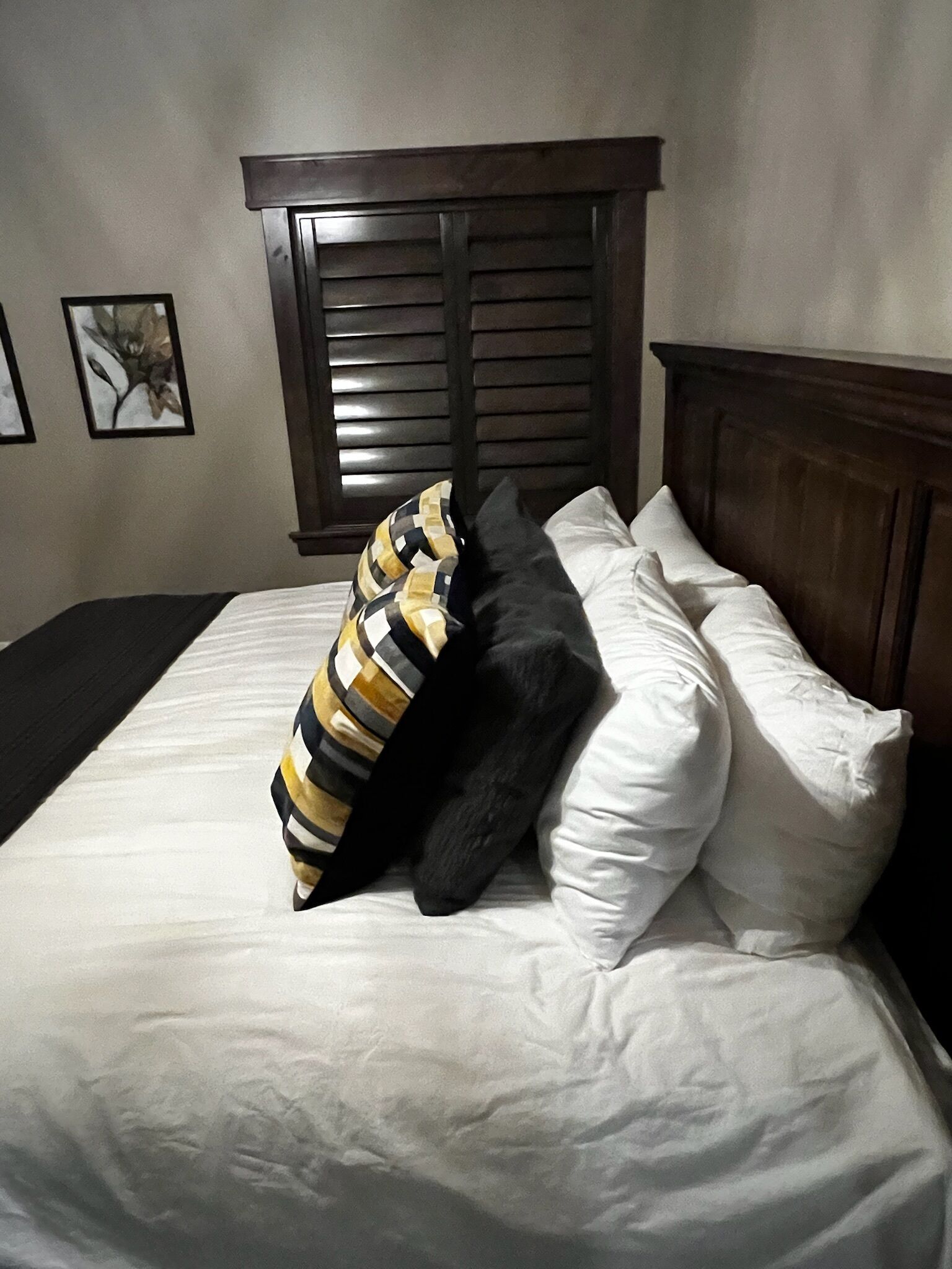 4 bedrooms, iron/ironing board, travel crib, free WiFi