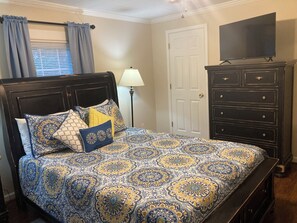 3 bedrooms, iron/ironing board, WiFi, bed sheets - Ivy Cottage - Charming 3-bedroom country cottage in beautiful Dacusville area (Easley)