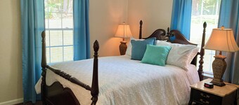 Charming 3-bedroom country cottage in beautiful Dacusville area